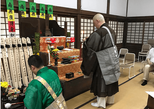 住職・鶴山豊教